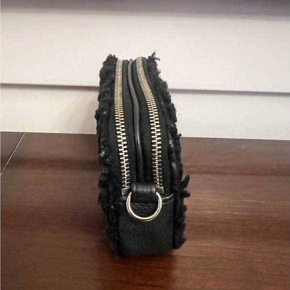 COACH CROSSBODY POUCH IN LEATHER AND SHEARLING - Picture 4 of 11